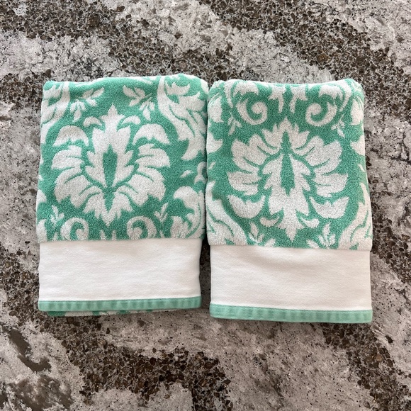Pottery Barn Teen Bath Pottery Barn Towels Poshmark